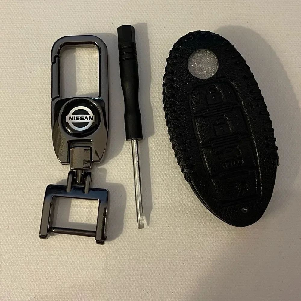 Nissan Key Fob Keychain in Metal and Key Fob Cover in Black Leather NWT